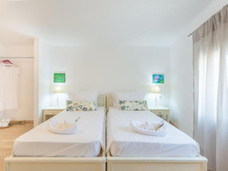 Happiness Apartments