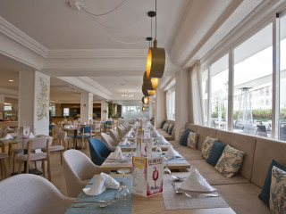 Bahia de Alcudia Hotel  Spa