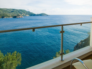 Akrotiri Beach Hotel