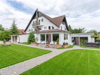 VILA TRUBADUR - ADULTS ONLY