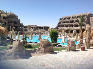 CAVES BEACH RESORT HURGHADA