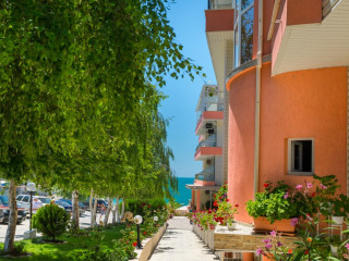 Iris (St. Vlas) 3*