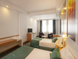 Ladonia Hotels Adakule