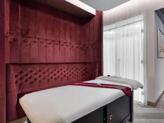 Radisson Hotel Dubai DAMAC Hills