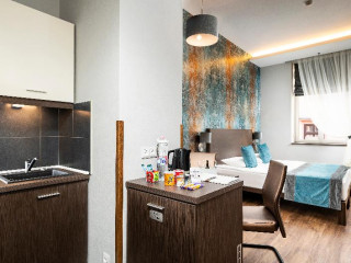 Opera Garden Hotel amp; Apartments