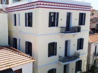 Oikia Classic House