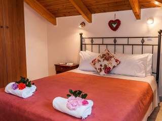 KAVOS PSAROU STUDIOS AND APARTMENTS