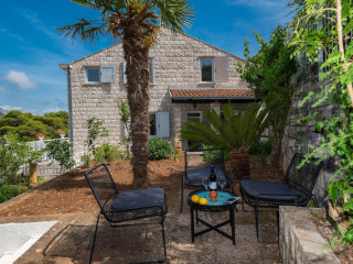 VILLA ELIXIR