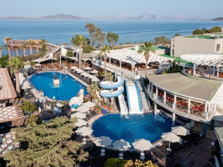 GOLDEN BEACH HOTEL