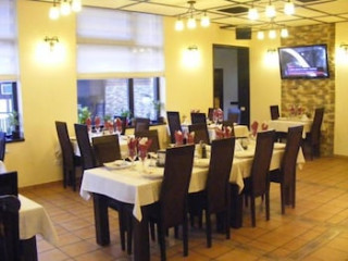 HILLDEN LODGE AND RESTAURANT