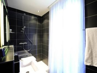 MERCURE PARIS TOUR EIFFEL PONT MIRABEAU