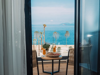 AZAR LUXURY SUITES