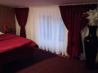 CASA DE VIS PUCIOASA