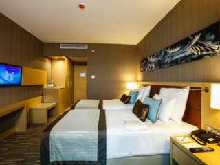 PARK DEDEMAN BOSTANCI HOTEL