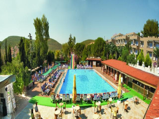 PIGALE BEACH RESORT