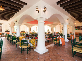 BlueBay Grand Esmeralda