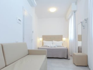 HOTEL TOURIST MEUBLE