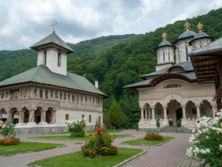 PELERINAJ 2 ZILE MANASTIRILE IZBUC - PRISLOP - LAINICI