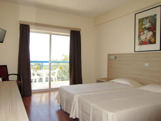 Marina Hotel