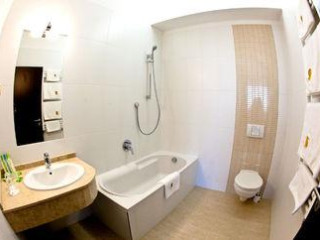 BUDAPEST AIRPORT HOTEL STACIO SUPERIOR WELLNESS