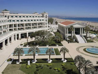 Las Arenas Balneario Resort