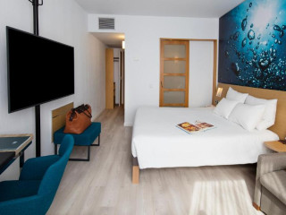 NOVOTEL CORNELLA