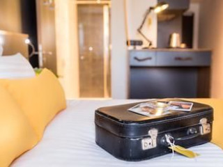 BEST WESTERN PLUS SUITCASE PARIS LA DEFENSE