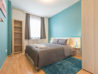 CORVIN PLAZA APARTMENTS  SUITES