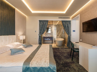 Beach Rotana – All Suites