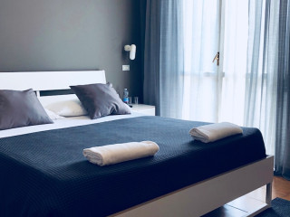 HOTEL APLO