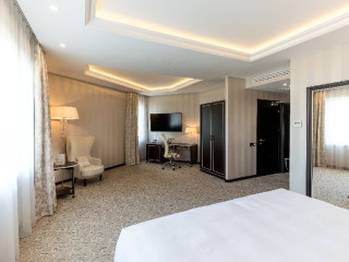 HOTEL PRAHOVA PLAZA.