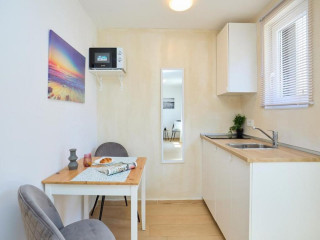 PALM TREE APARTMENTS