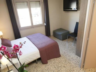 HOSTAL FONDA MONTSERRAT
