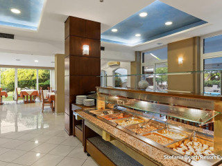 Combo Hotel Skylark 2 nopti si Sejur Hotel Stefania Beach Resort Evia