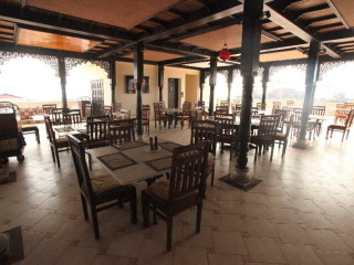 Golden Tulip Stonetown Boutique