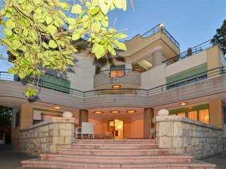 5 Chirpici - Small Traditional Resort..