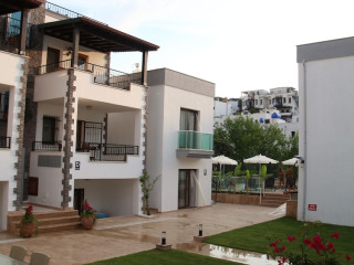 ORYA APART