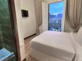 THE SQUARE BOUTIQUE HOTEL