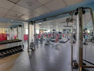 Howard Johnson Plaza by Wyndham Dubai Deira