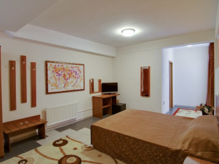 TRANZZIT HOTEL