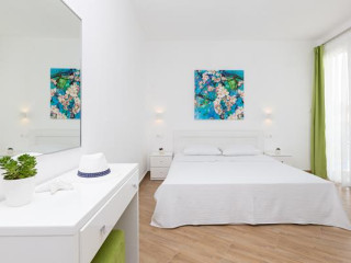 Angelos Hotel