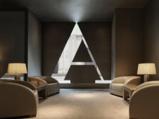 ARMANI HOTEL MILANO