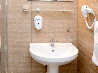 MAISON 48 APART HOTEL