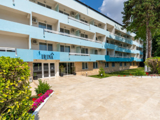 Mera Holiday Resort 