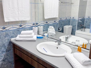 PALACE LAKE MEZOTERMALE