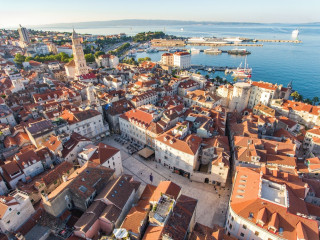 ROYAL HERITAGE APARTMENT IN SPLIT CENTER