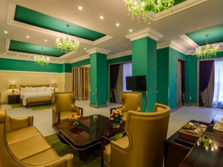 PHOENICIA BOUTIQUE - ADULTS ONLY.