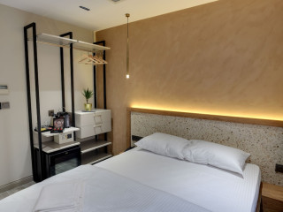 21 ROOMS HOTEL