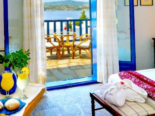 Agionissi Resort