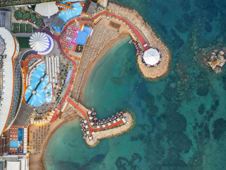 Granada Luxury Resort